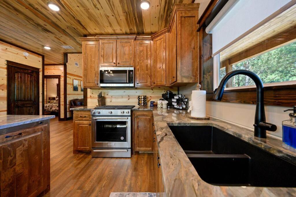 The Whiskey Trip! Family Getaway Villa Broken Bow Bagian luar foto