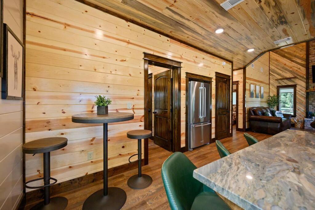 The Whiskey Trip! Family Getaway Villa Broken Bow Bagian luar foto